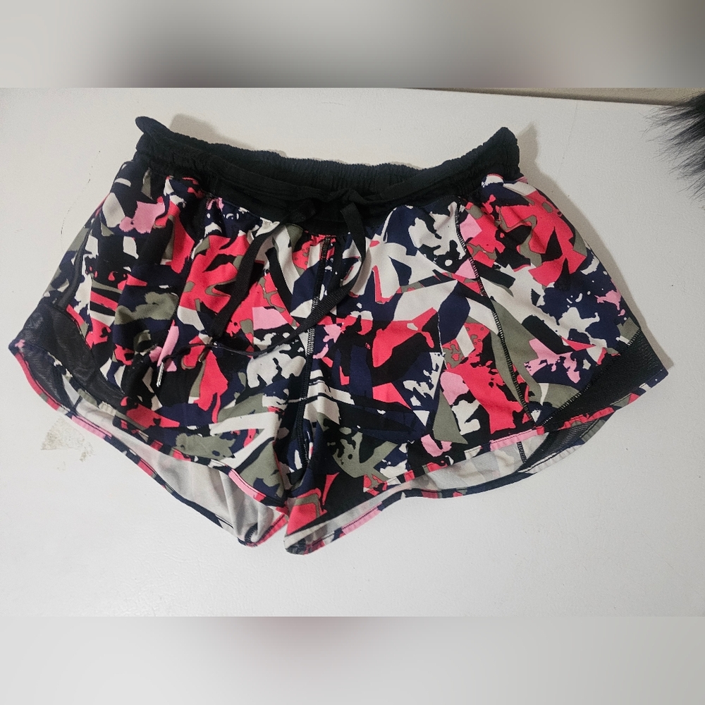 Lululemon Hotty Hot Shorts Size 8